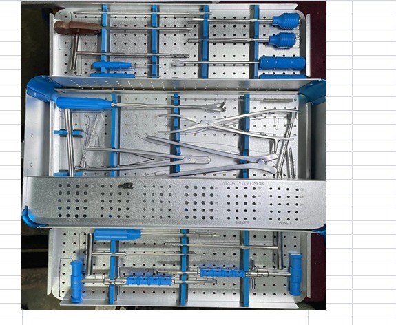 Instrument set for spine